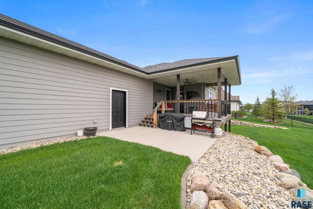 709 E Piping Rock Ln Lane, Sioux Falls, SD 57108