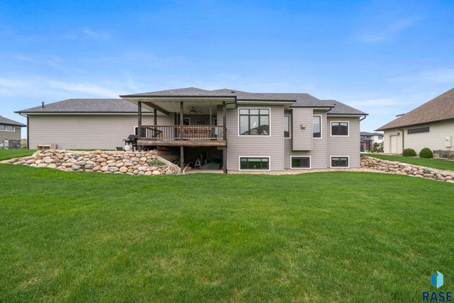 709 E Piping Rock Ln Lane, Sioux Falls, SD 57108