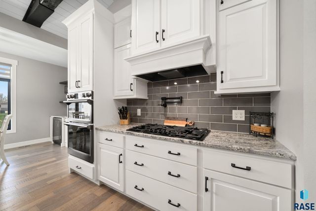 709 E Piping Rock Ln Lane, Sioux Falls, SD 57108