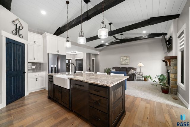 709 E Piping Rock Ln Lane, Sioux Falls, SD 57108