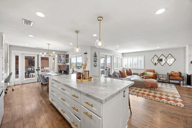 6951 Gordon, La Mesa, CA 91942