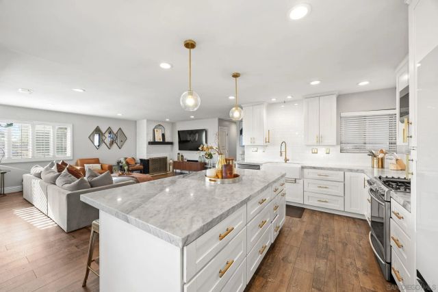 6951 Gordon, La Mesa, CA 91942