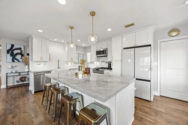 6951 Gordon, La Mesa, CA 91942