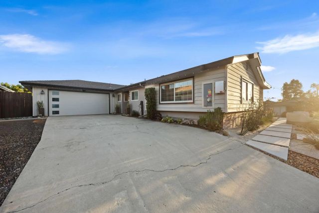 6951 Gordon, La Mesa, CA 91942