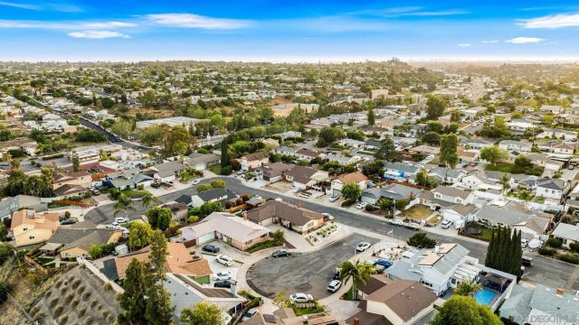 6951 Gordon, La Mesa, CA 91942