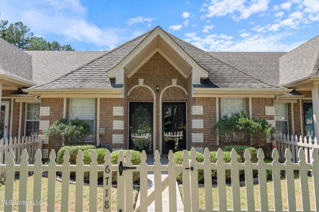 6718 Beaumont Circle, Southaven, MS 38671