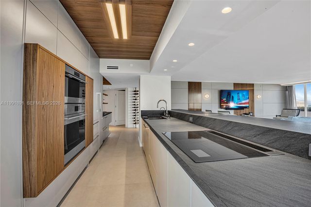 16485 Collins Ave 431, Sunny Isles Beach, FL 33160