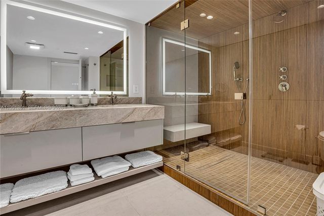 16485 Collins Ave 431, Sunny Isles Beach, FL 33160