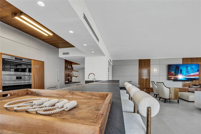 16485 Collins Ave 431, Sunny Isles Beach, FL 33160