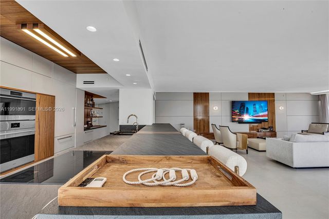 16485 Collins Ave 431, Sunny Isles Beach, FL 33160