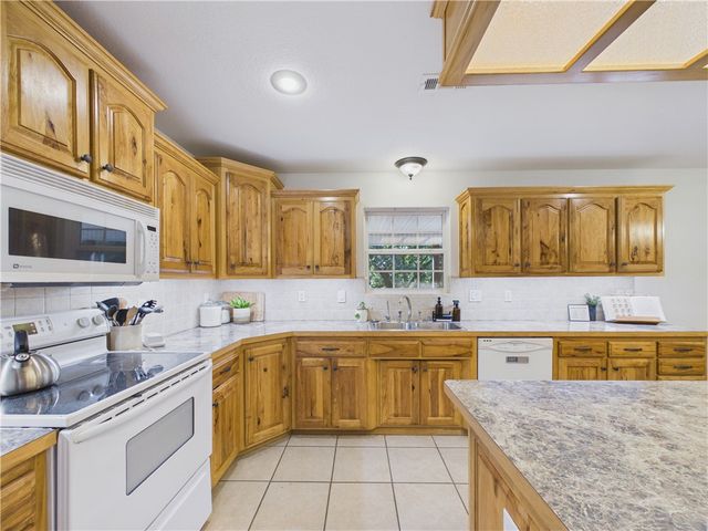8 Benwick Lane, Bella Vista, AR 72714