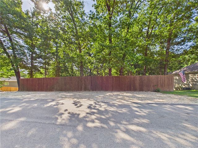 8 Benwick Lane, Bella Vista, AR 72714