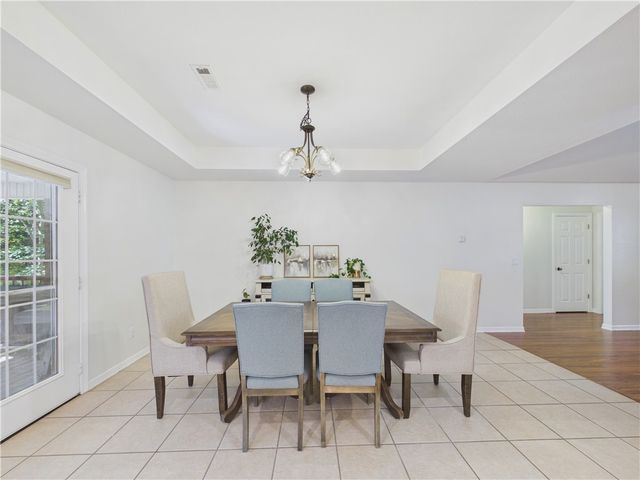 8 Benwick Lane, Bella Vista, AR 72714