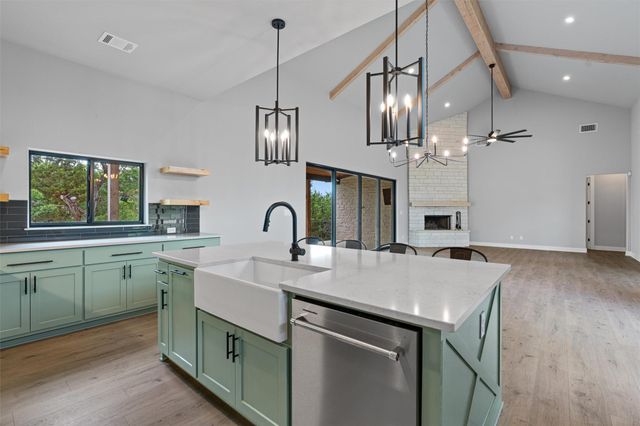 17621 Hunters HOLW, Jonestown, TX 78645