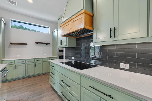 17621 Hunters HOLW, Jonestown, TX 78645