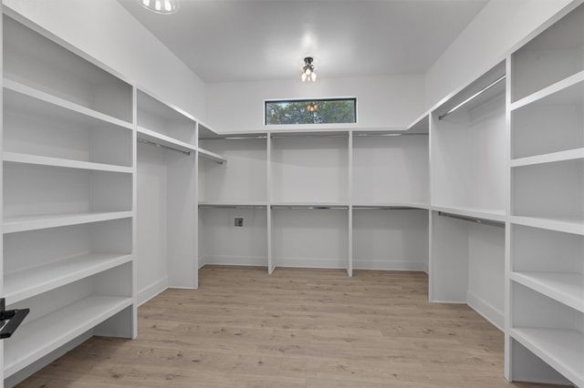 17621 Hunters HOLW, Jonestown, TX 78645