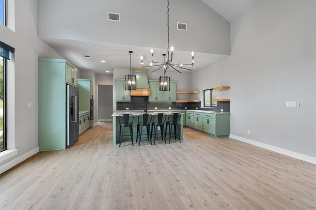 17621 Hunters HOLW, Jonestown, TX 78645