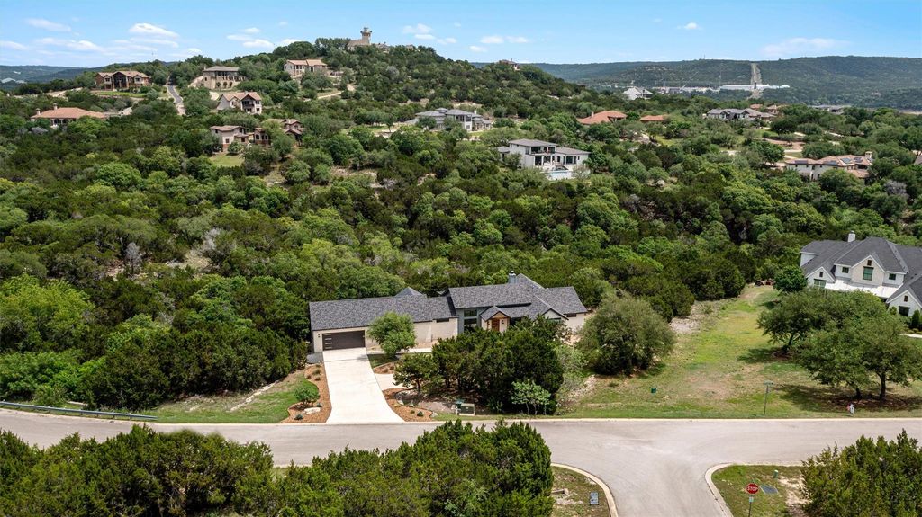 17621 Hunters HOLW, Jonestown, TX 78645