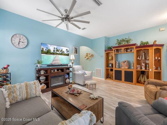 221 Briarcliff Circle, Sebastian, FL 32958