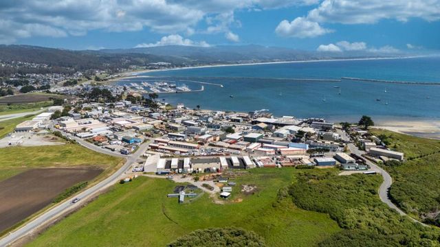 140 Barranca Lane, Moss Beach, CA 94038