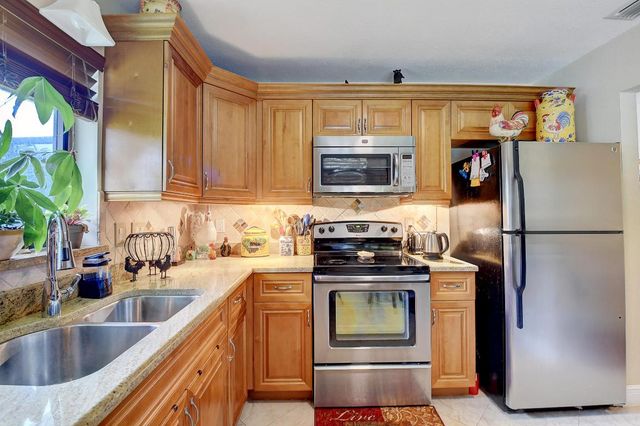 2492 NW 10th Street, Delray Beach, FL 33445