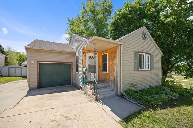 424 W Milwaukee STREET, Jefferson, WI 53549