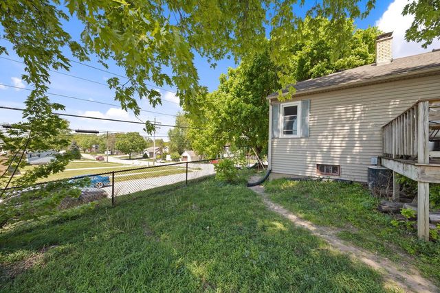 424 W Milwaukee STREET, Jefferson, WI 53549