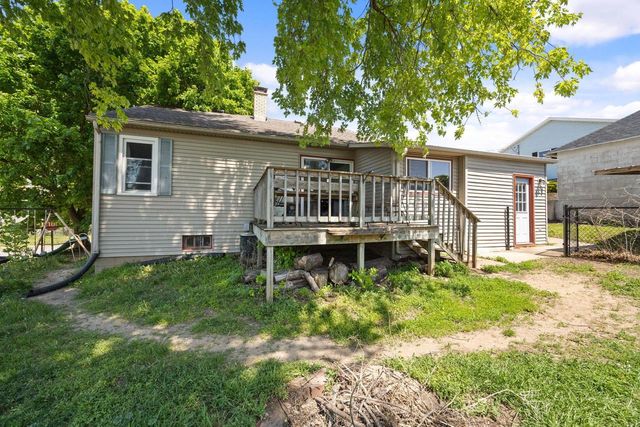 424 W Milwaukee STREET, Jefferson, WI 53549
