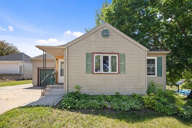424 W Milwaukee STREET, Jefferson, WI 53549