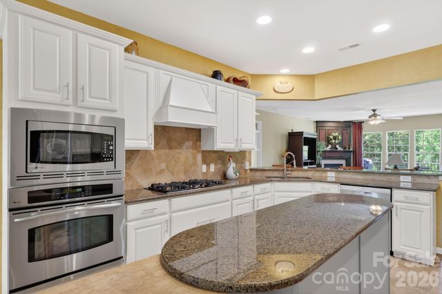 9242 Whistling Straits Drive, Fort Mill, SC 29707