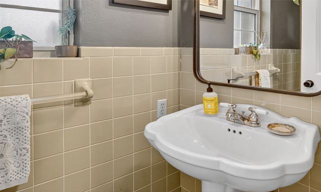 1300 Fisher Street, Graham, TX 76450