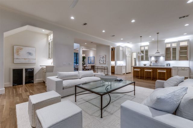 7422 VILLANOVA Street, Dallas, TX 75225