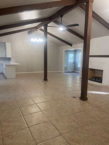 315 S Baker Street, Granbury, TX 76048