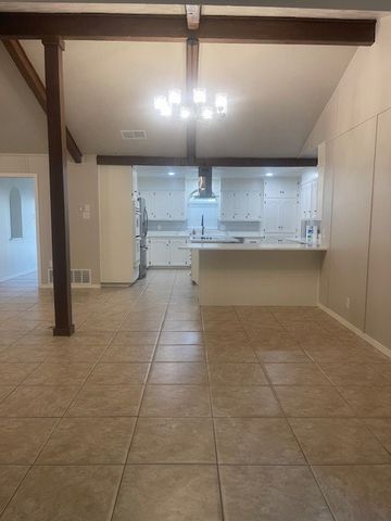 315 S Baker Street, Granbury, TX 76048