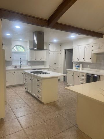 315 S Baker Street, Granbury, TX 76048