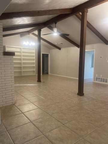 315 S Baker Street, Granbury, TX 76048