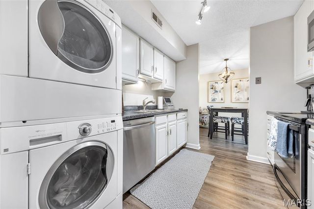 1511 Swallow Drive, Brentwood, MO 63144