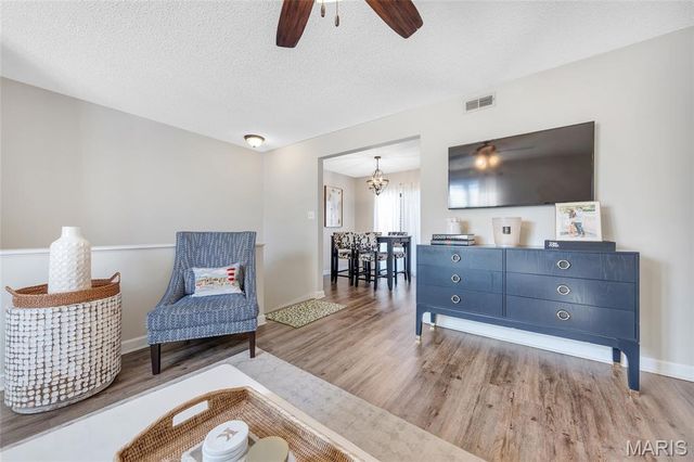 1511 Swallow Drive, Brentwood, MO 63144