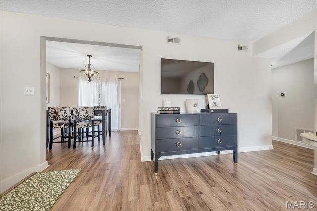 1511 Swallow Drive, Brentwood, MO 63144