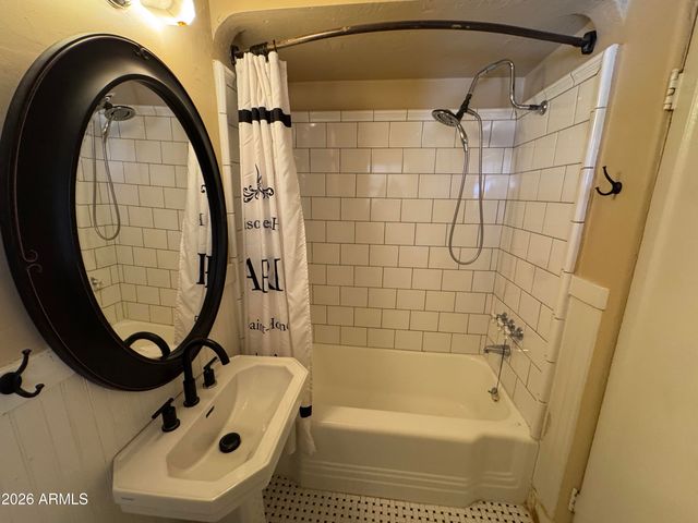 505 W GRANADA Road, Phoenix, AZ 85003