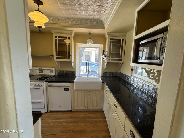 505 W GRANADA Road, Phoenix, AZ 85003