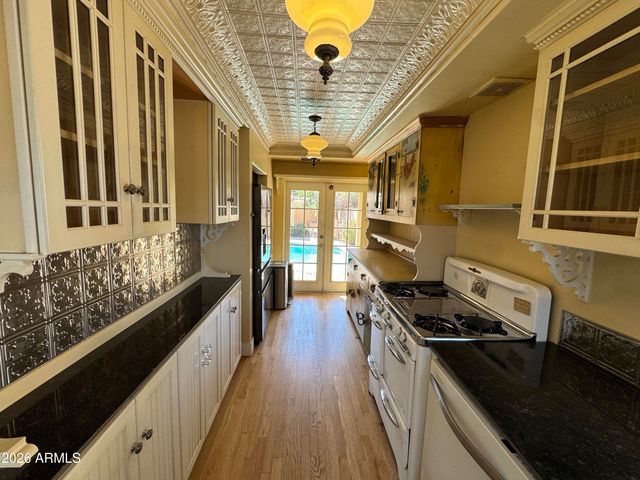 505 W GRANADA Road, Phoenix, AZ 85003