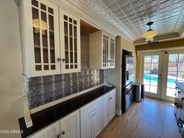 505 W GRANADA Road, Phoenix, AZ 85003