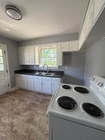 4202 Vermont AVE, Roanoke, VA 24017
