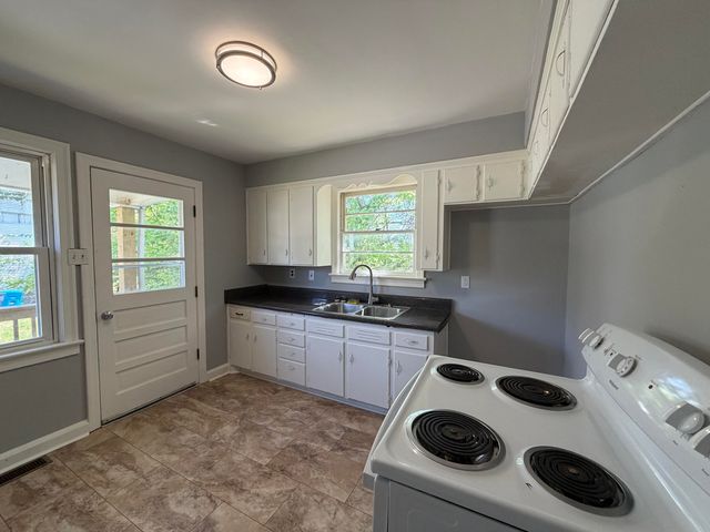4202 Vermont AVE, Roanoke, VA 24017