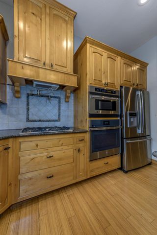 1418 E River Oaks Lane, Springfield, MO 65804