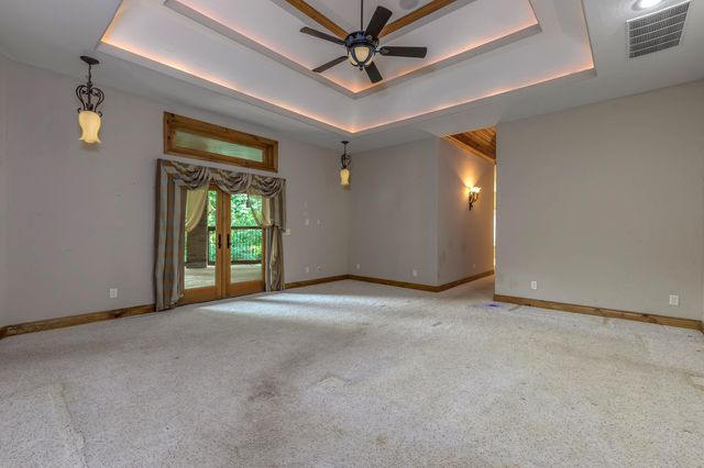 1418 E River Oaks Lane, Springfield, MO 65804