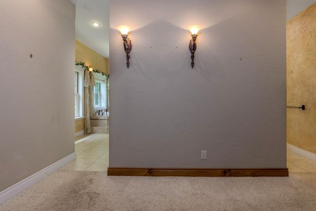 1418 E River Oaks Lane, Springfield, MO 65804