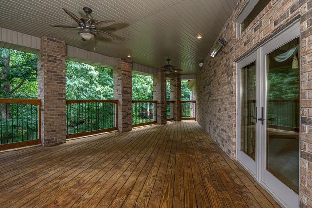 1418 E River Oaks Lane, Springfield, MO 65804