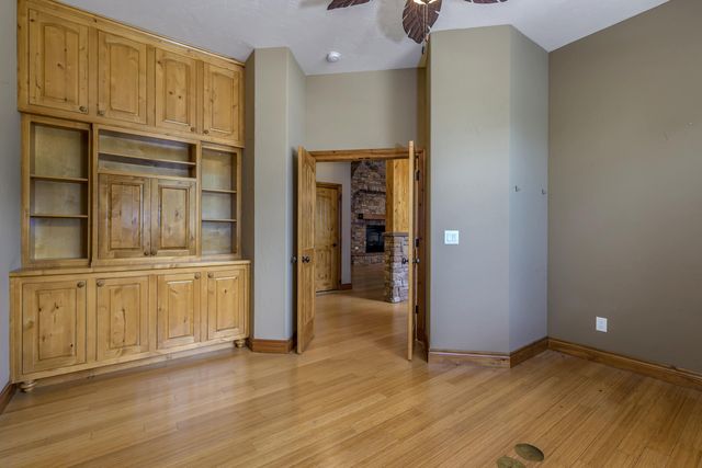 1418 E River Oaks Lane, Springfield, MO 65804